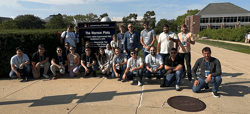 Clientes OTO exploram conhecimento científico e tecnológico na Universidade de Illinois e participam da Farm Progress Show.